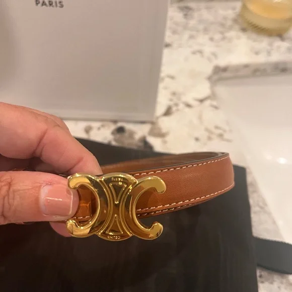 CELINE Tan Leather Slim Belt with Gold Triomphe Buckle, size 90 - Picture 2 of 8